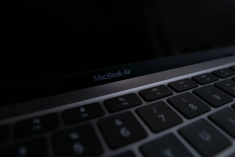 MacBook 멀티 모니터 제품 이미지