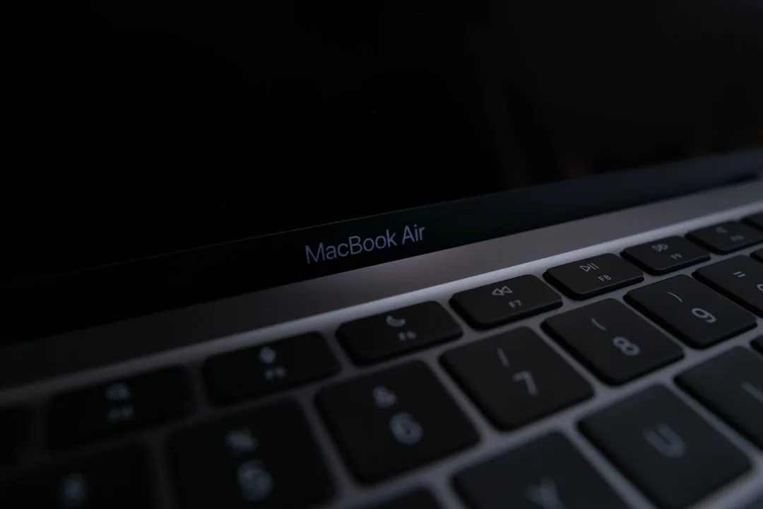 MacBook 멀티 모니터 제품 이미지