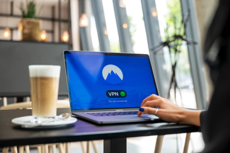 무료 VPN 써도 되나 — 유료와 속도·로그 차이